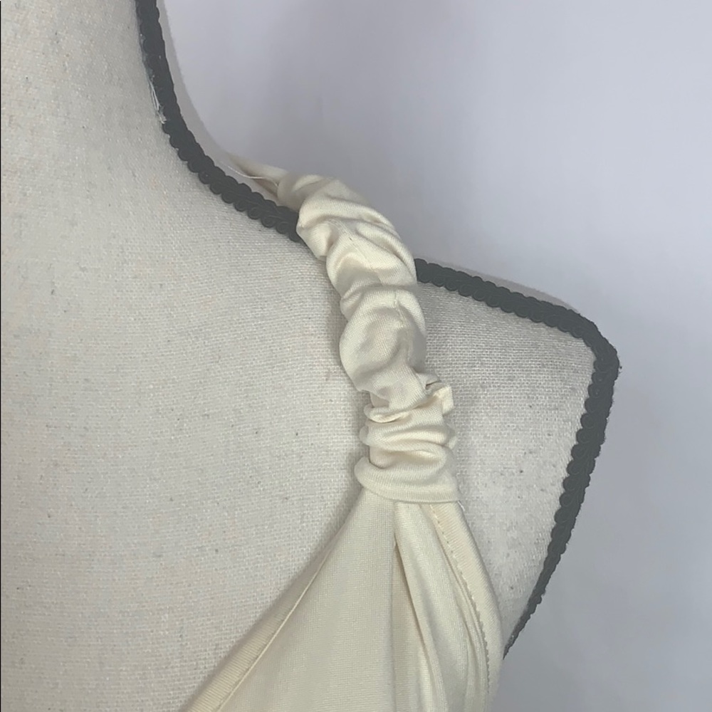 Show Lai off white racerback with lace detail top - Picture 3 of 6